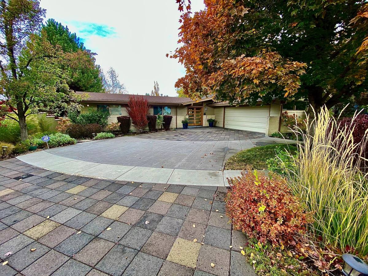 House for rent at 306 E Curling Dr, Boise, ID 83702
