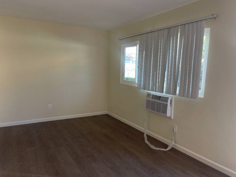 Apartment for rent at 14207 Sylvan St, Van Nuys, CA 91401