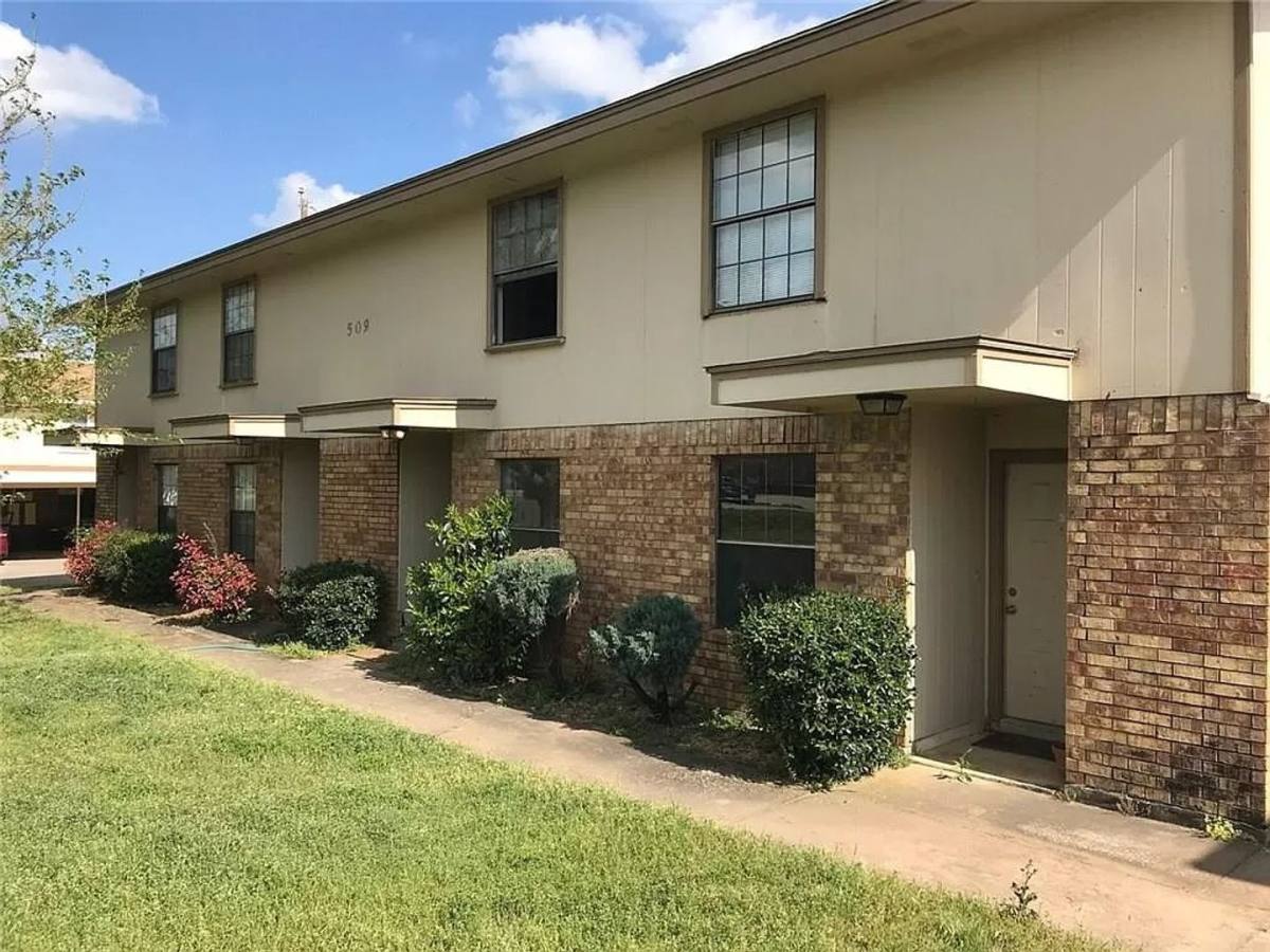 Apartment for rent at 509 S Beverly St, Crowley, TX 76036