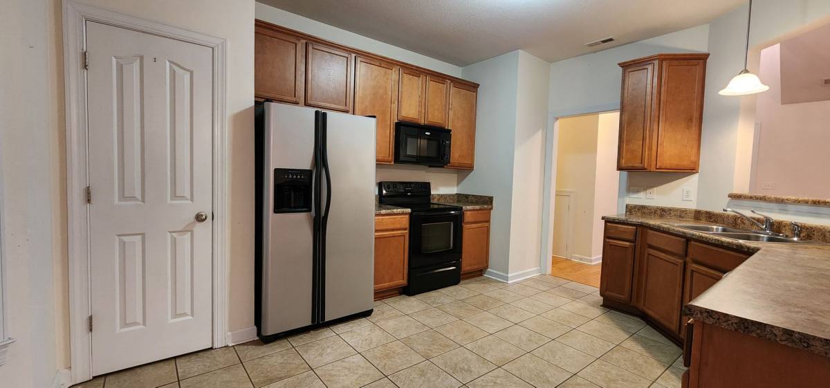 House for rent at 302 Savannah Dr, Jacksonville, NC 28546