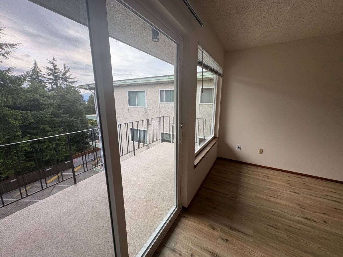 Apartment for rent at 11541 Greenwood Ave N, Seattle, WA 98133