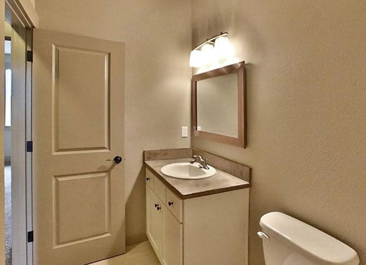 Townhouse for rent at 6430 N Maryland Ave, Portland, OR 97217