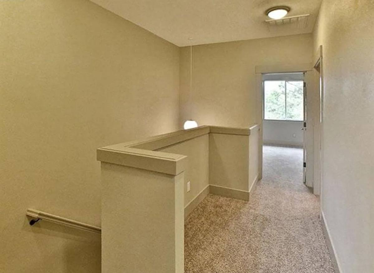 Townhouse for rent at 6430 N Maryland Ave, Portland, OR 97217
