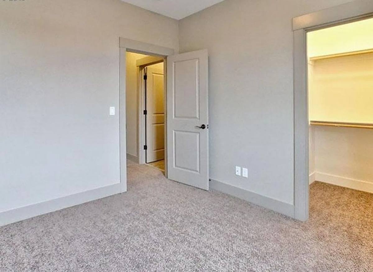 Townhouse for rent at 6430 N Maryland Ave, Portland, OR 97217