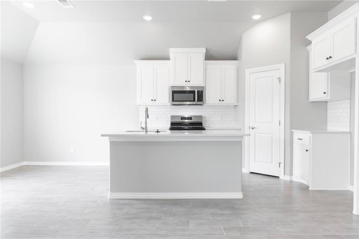 House for rent at 13020 NE 9th St, Choctaw, OK 73020