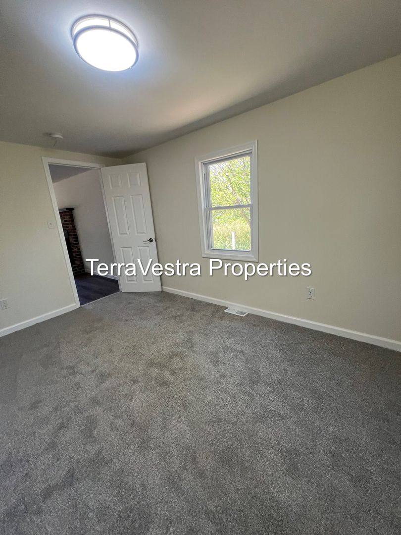 House for rent at 107 Lincoln Rd, Mullica Hill, NJ 08062