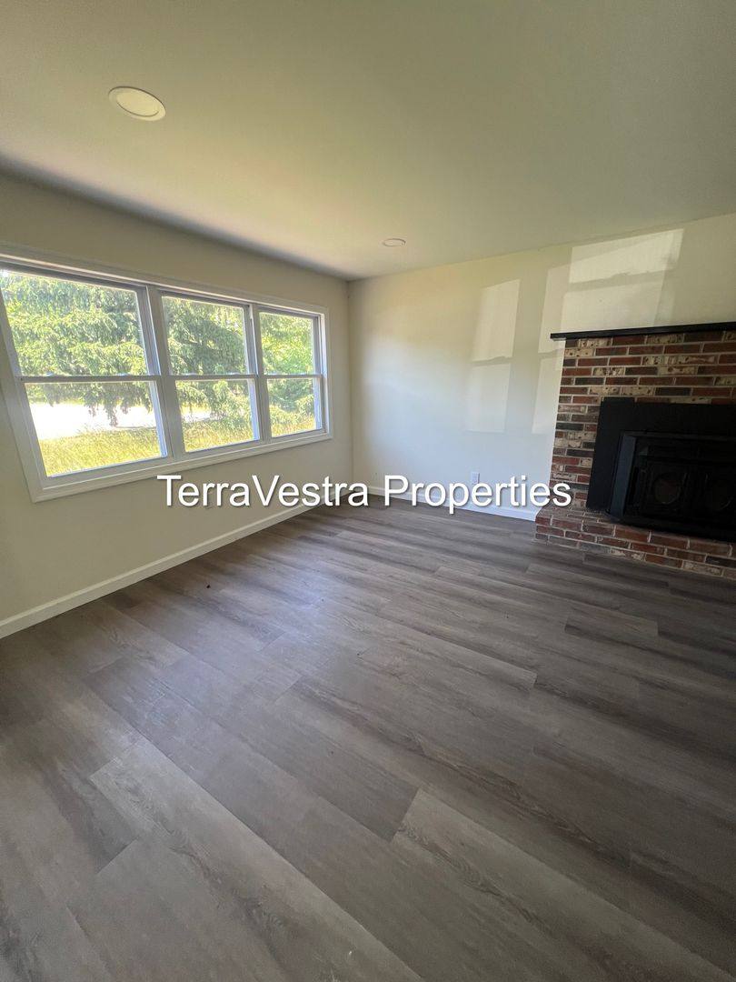 House for rent at 107 Lincoln Rd, Mullica Hill, NJ 08062