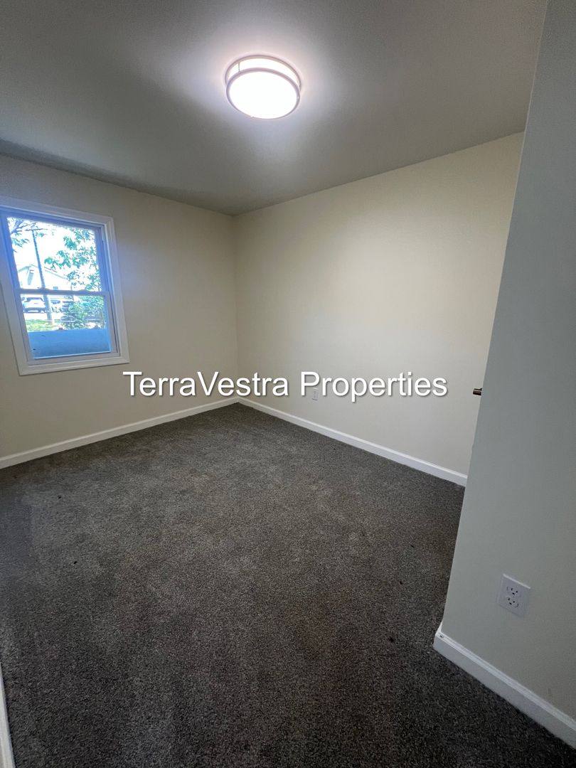 House for rent at 107 Lincoln Rd, Mullica Hill, NJ 08062