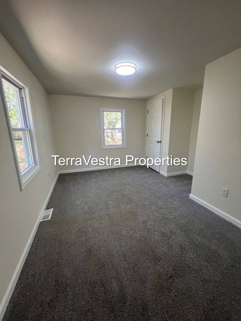 House for rent at 107 Lincoln Rd, Mullica Hill, NJ 08062