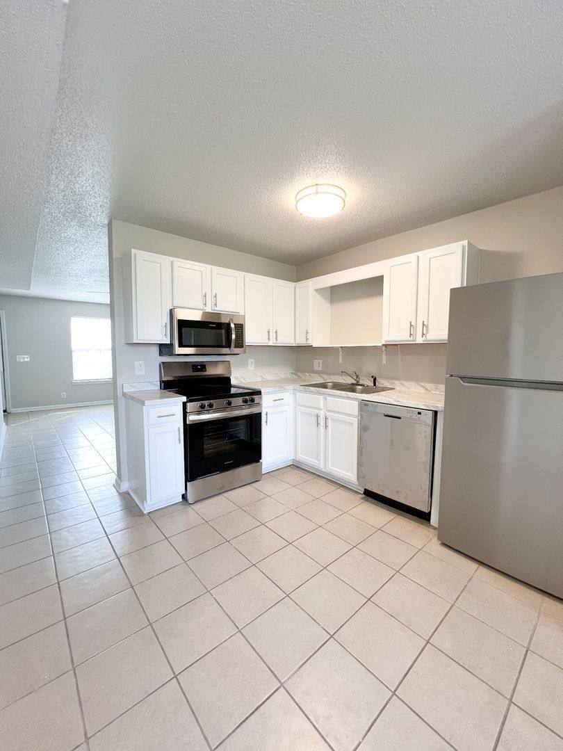 Apartment for rent at 115 Ballygar St, Clarksville, TN 37043