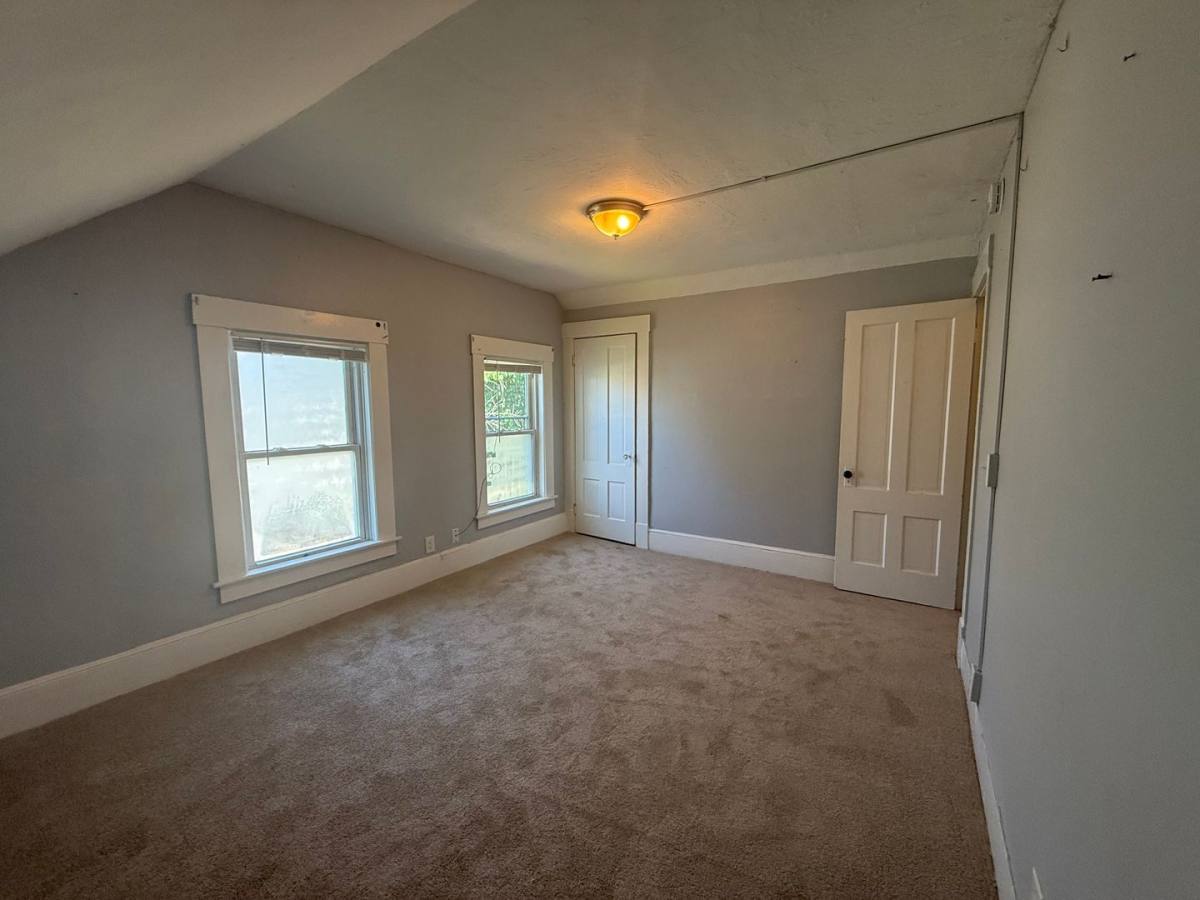 Apartment for rent at 115 Franklin St, Franklin, NH 03235
