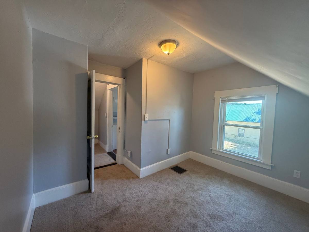 Apartment for rent at 115 Franklin St, Franklin, NH 03235