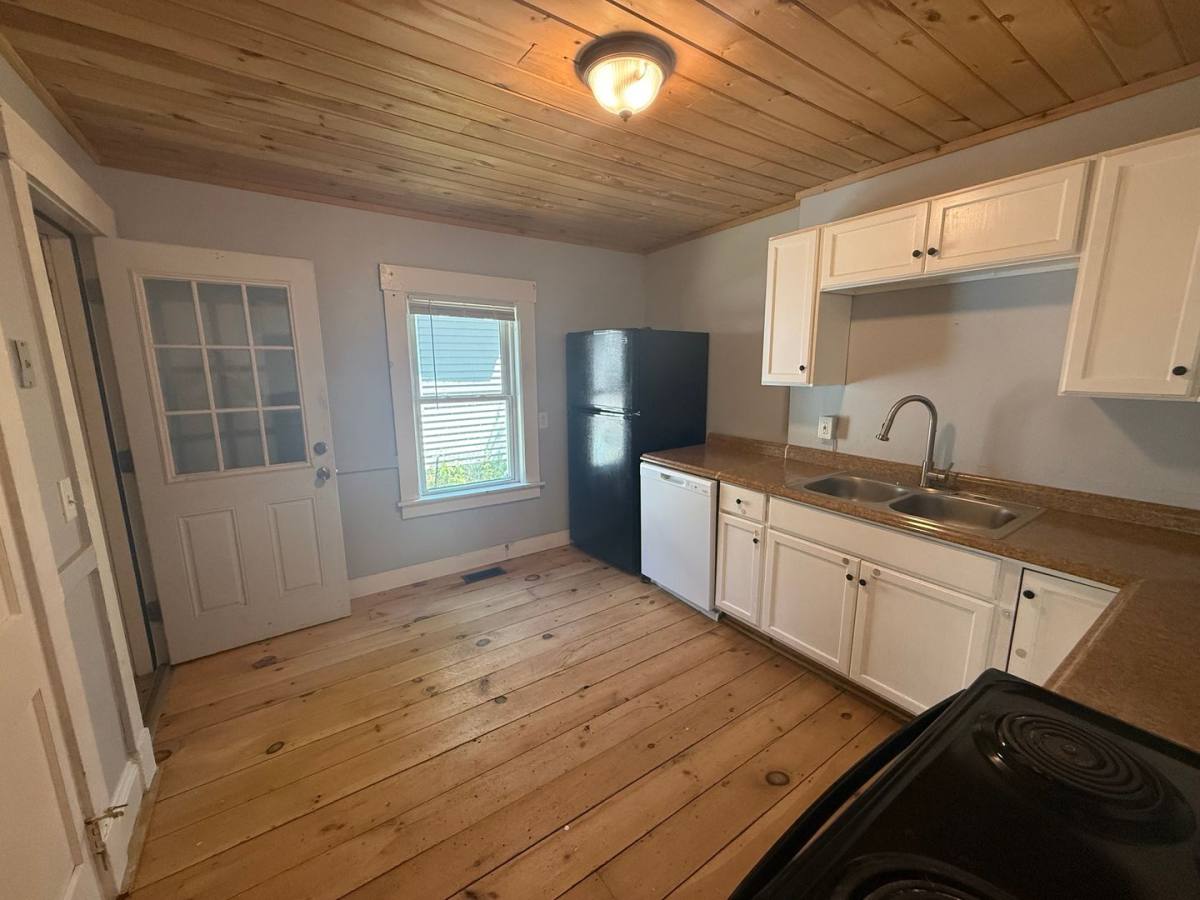 Apartment for rent at 115 Franklin St, Franklin, NH 03235
