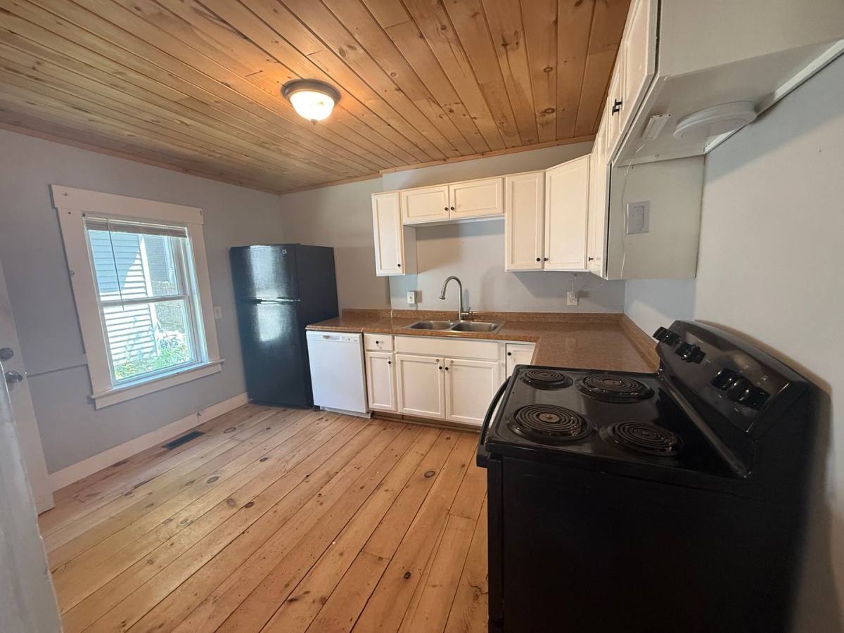 Apartment for rent at 115 Franklin St, Franklin, NH 03235