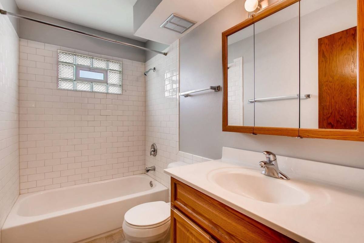 Apartment for rent at 313 & 329 N Maple St, Frankfort, IL 60423