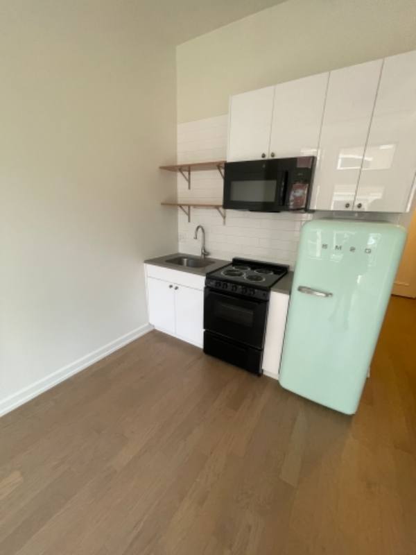 Apartment for rent at 111 W Chicago Ave, Chicago, IL 60654