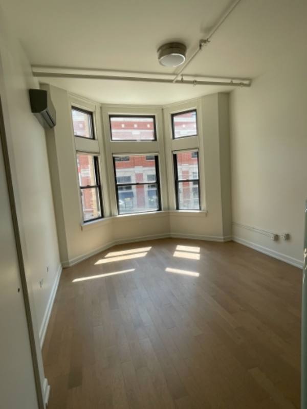 Apartment for rent at 111 W Chicago Ave, Chicago, IL 60654