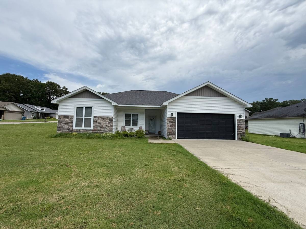 House for rent at 142 Shannon Circle, Poplar Bluff, MO 63901
