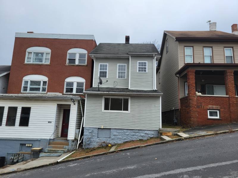 House for rent at 1109 16th Ave, Altoona, PA 16601