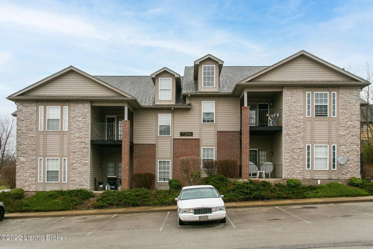 Condo for rent at 7300 St Andrews Woods Circle, Louisville, KY 40214