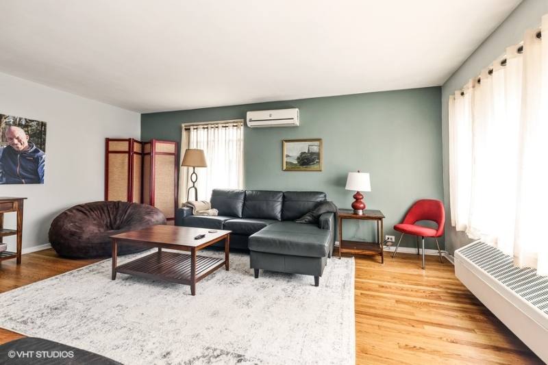 Apartment for rent at 666 - 700 Park Ave W, Highland Park, IL 60035