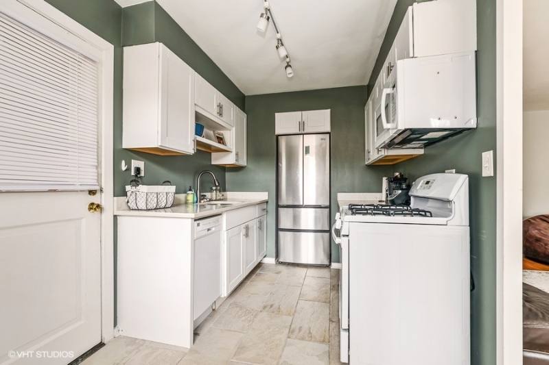 Apartment for rent at 666 - 700 Park Ave W, Highland Park, IL 60035