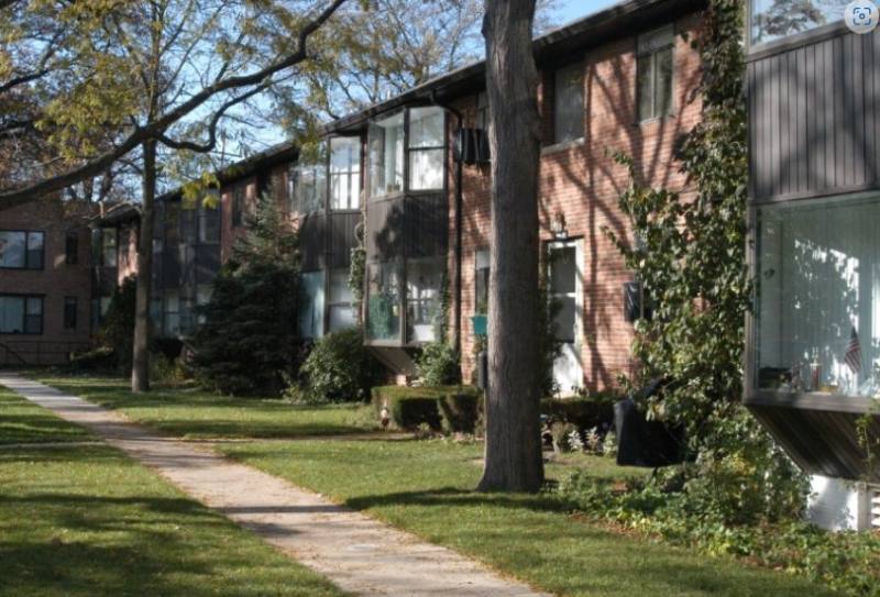 Apartment for rent at 666 - 700 Park Ave W, Highland Park, IL 60035