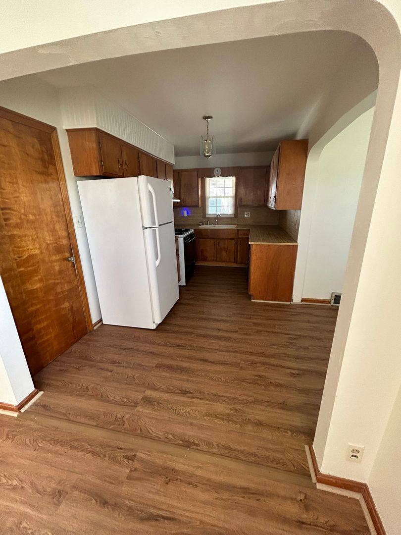 Apartment for rent at 122 Steele Ave, Ashland, OH 44805