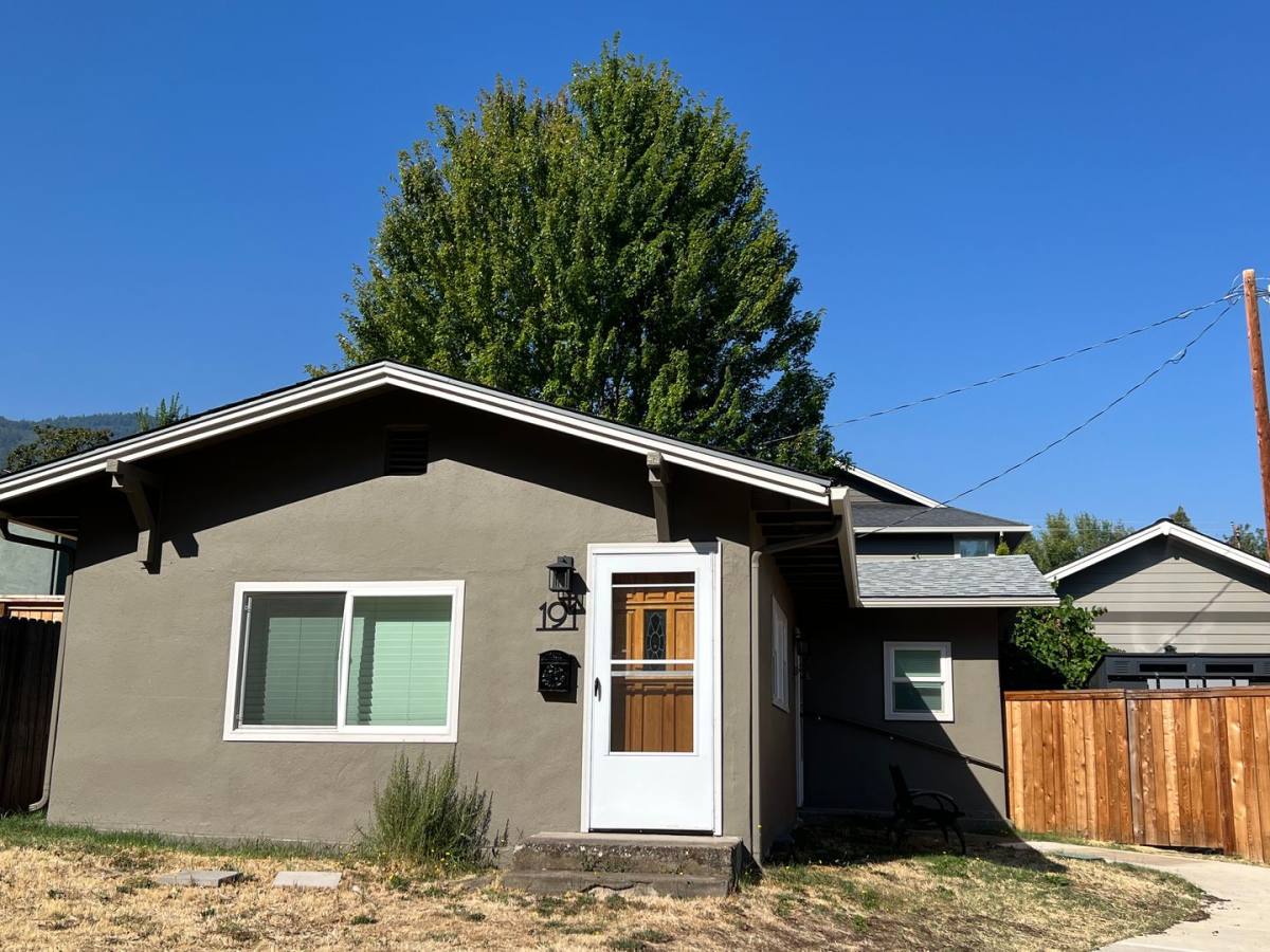 House for rent at 191 Liberty St, Ashland, OR 97520