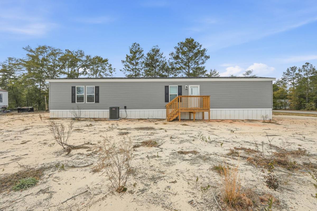 House for rent at 443 W Dogwood Ave, Defuniak Springs, FL 32433