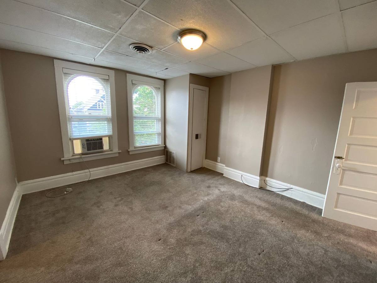 Apartment for rent at 226 W 8th Ave, Columbus, OH 43201