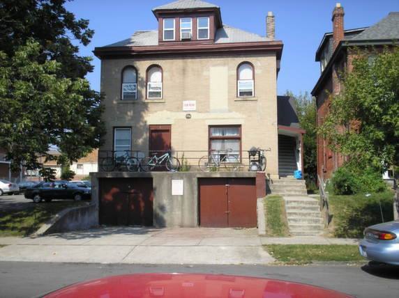 Apartment for rent at 226 W 8th Ave, Columbus, OH 43201