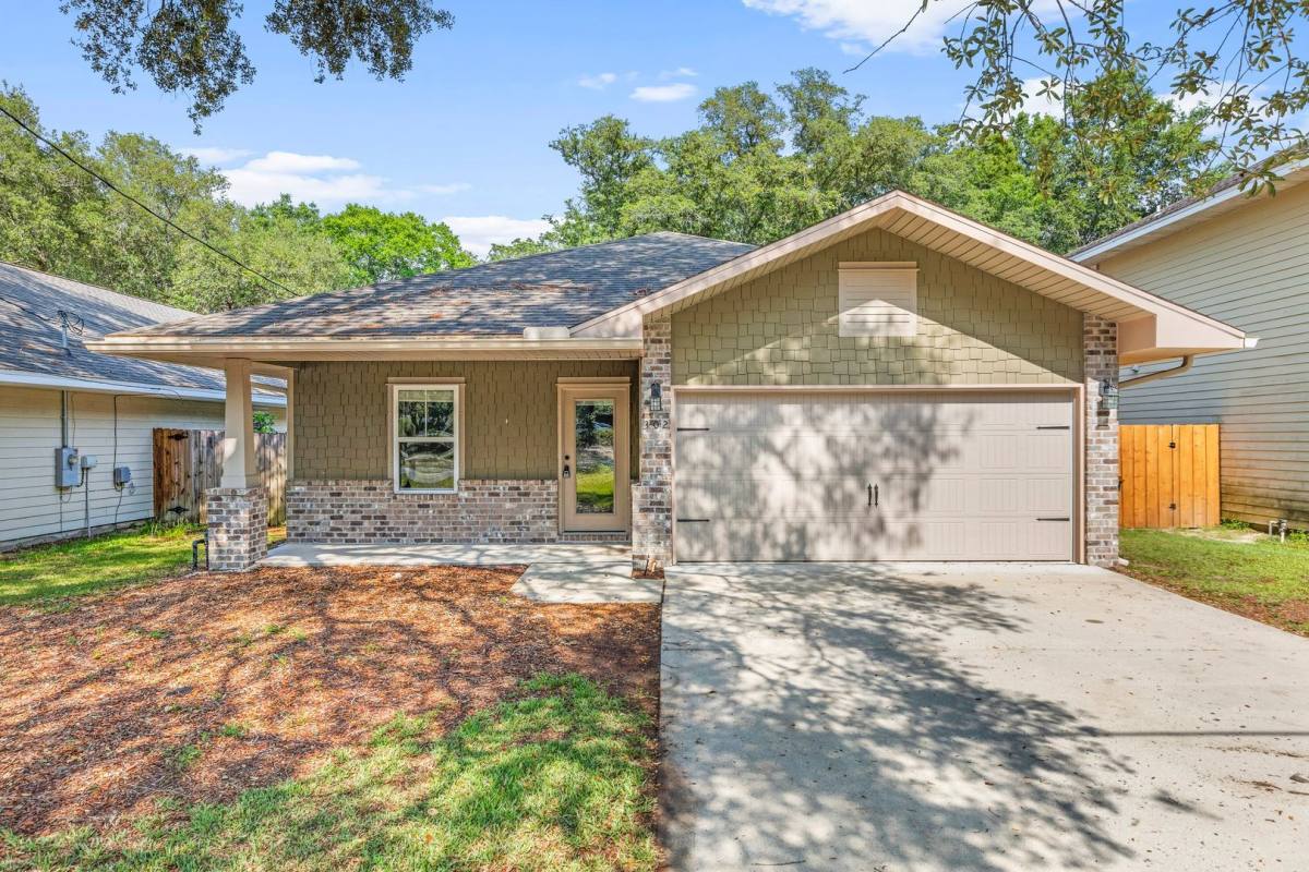House for rent at 302 Palm Blvd N, Niceville, FL 32578