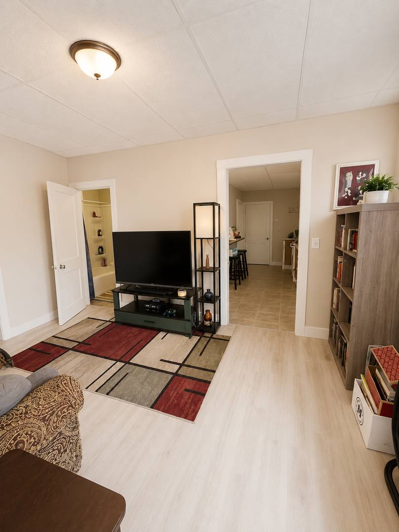 Apartment for rent at 423 Commonwealth Ave #4, Duluth, MN 55808