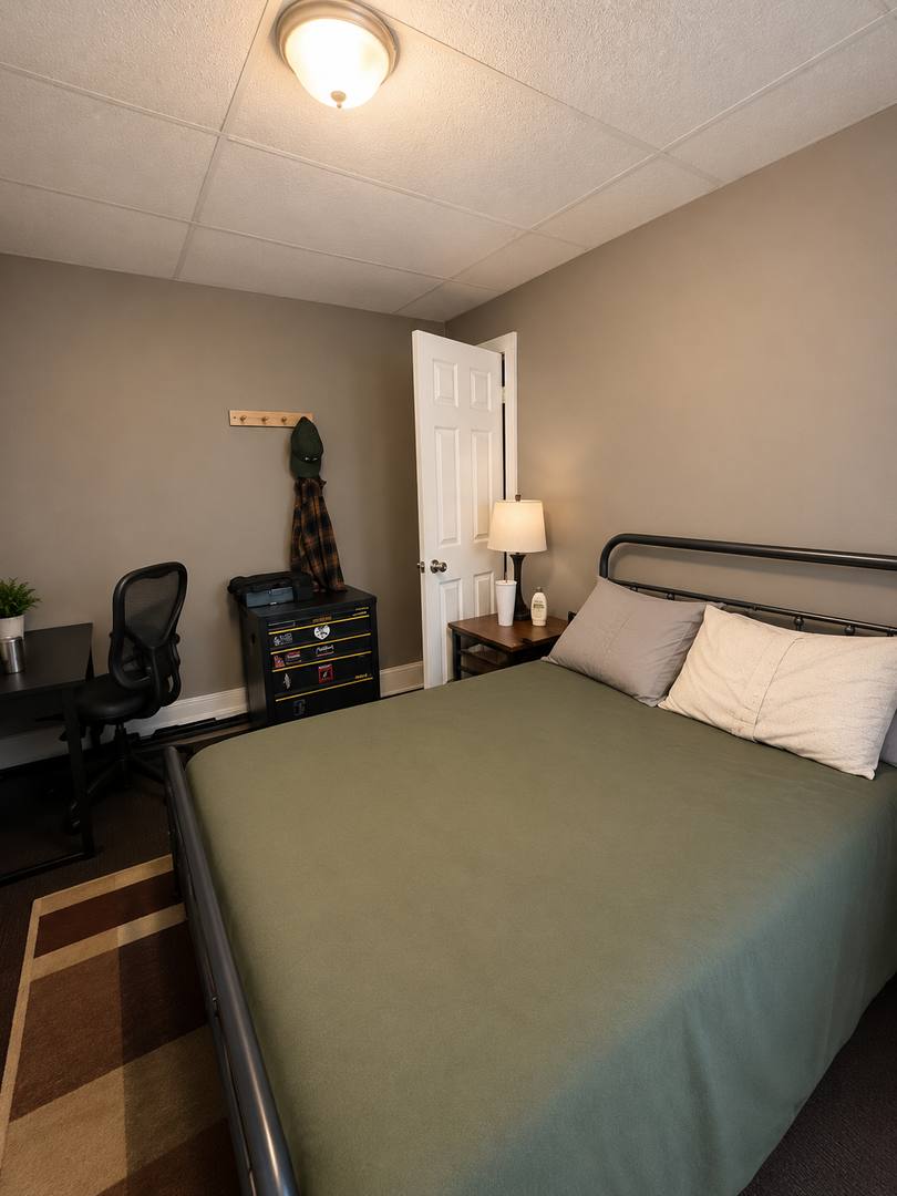 Apartment for rent at 423 Commonwealth Ave #4, Duluth, MN 55808