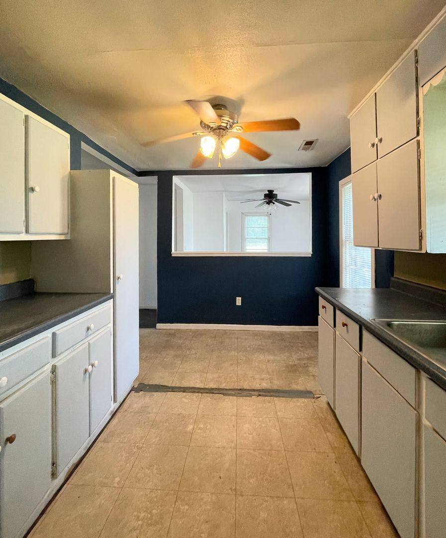 House for rent at 629 Duffy Rd, Hutchinson, KS 67501