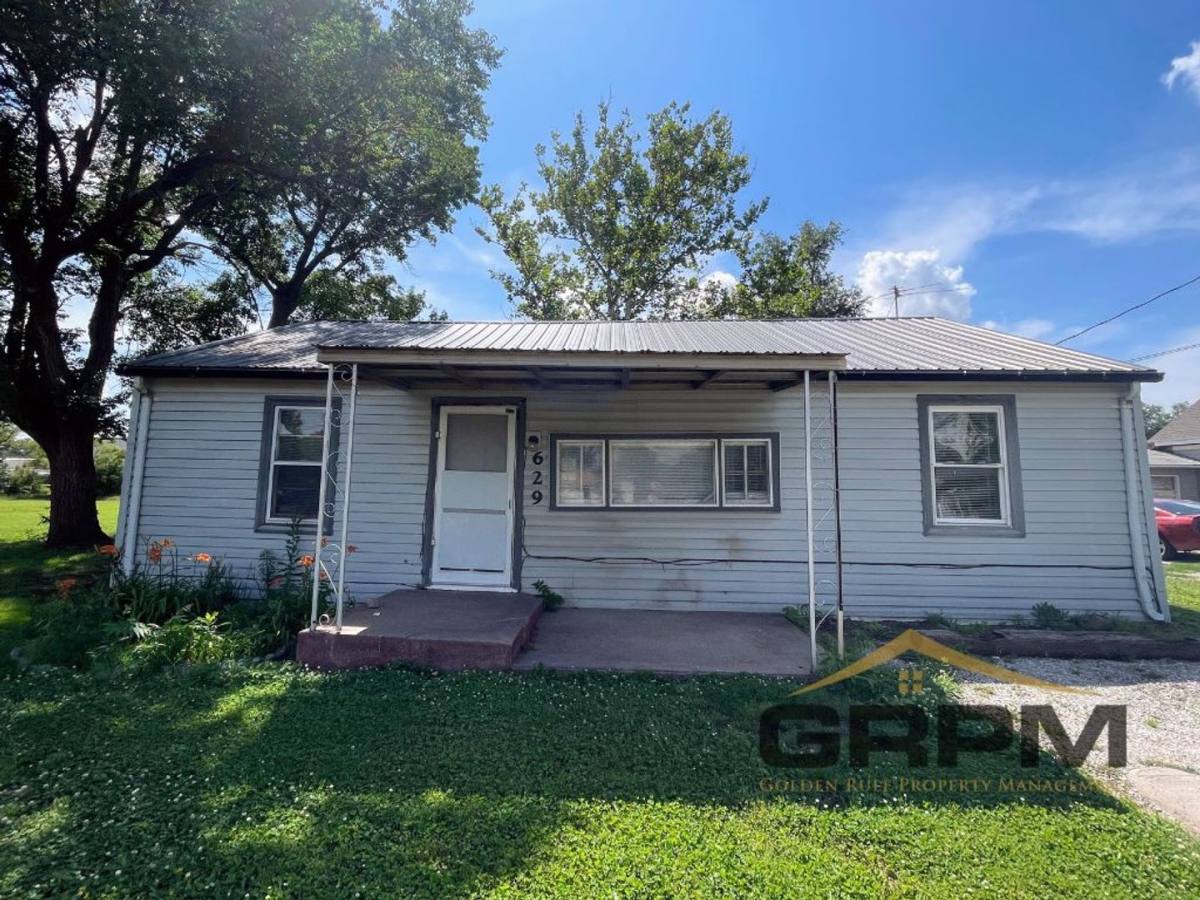 House for rent at 629 Duffy Rd, Hutchinson, KS 67501