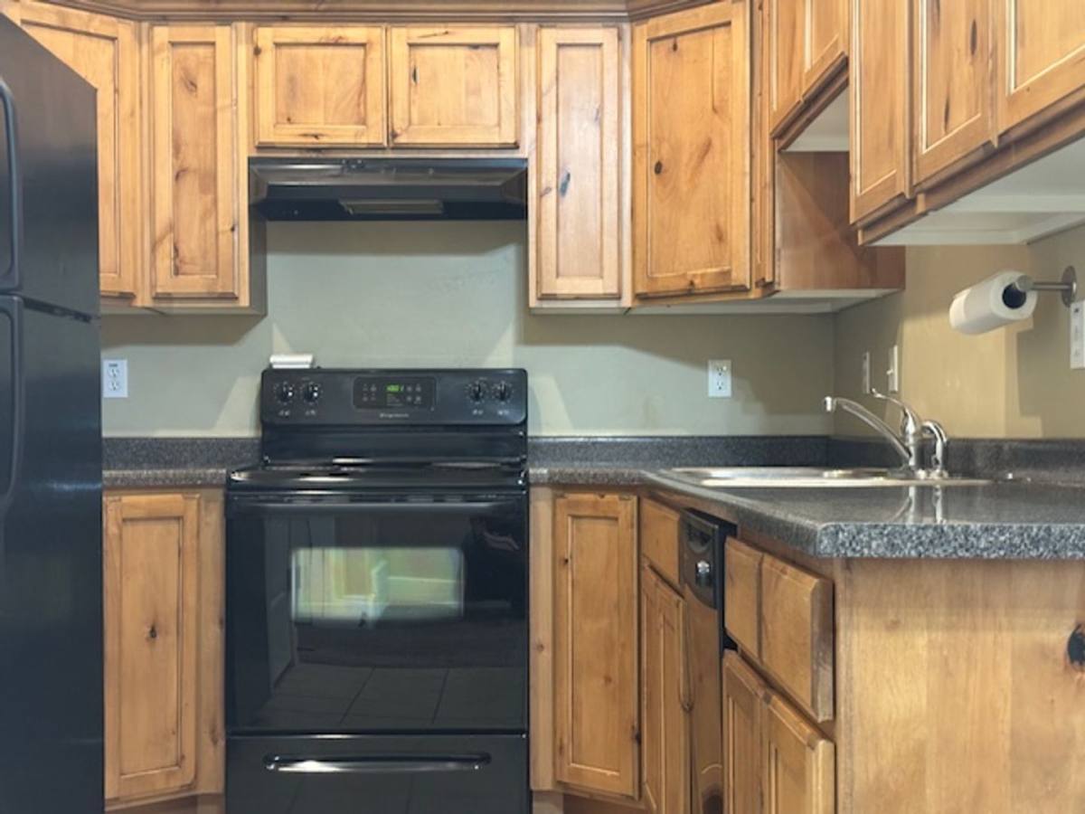 Apartment for rent at 233 Crescent View Lane, Tooele, UT 84074