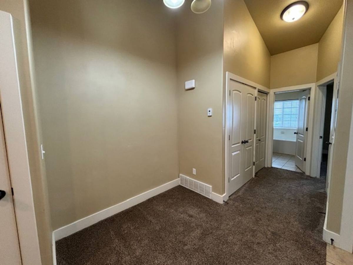 Apartment for rent at 233 Crescent View Lane, Tooele, UT 84074