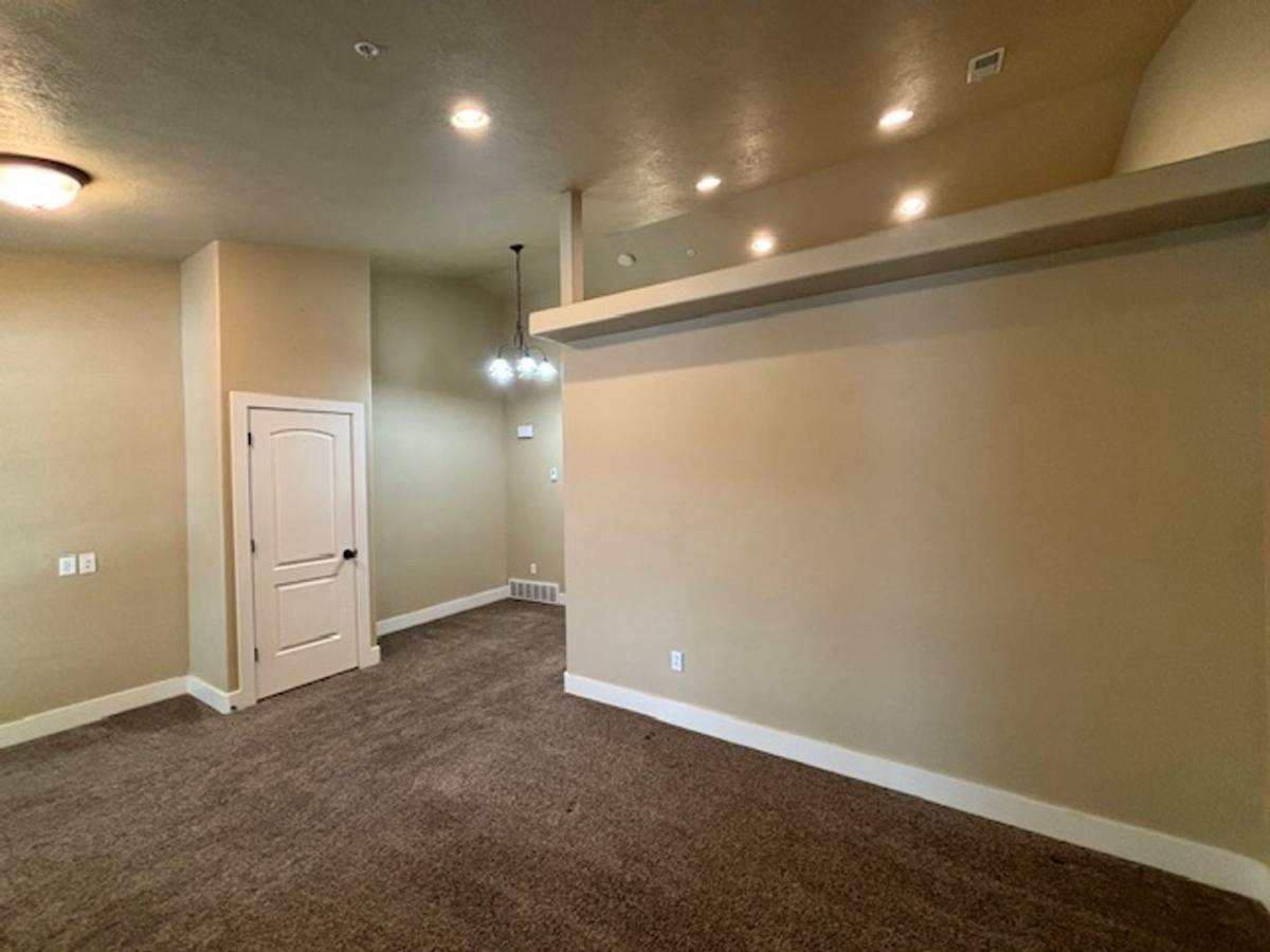 Apartment for rent at 233 Crescent View Lane, Tooele, UT 84074