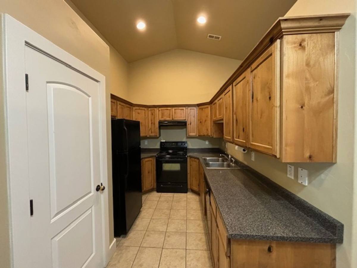 Apartment for rent at 233 Crescent View Lane, Tooele, UT 84074