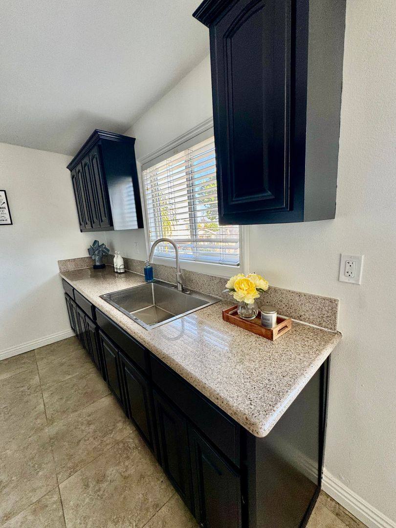 Apartment for rent at 11233 - 11235 S New Hampshire Ave, Los Angeles, CA 90044