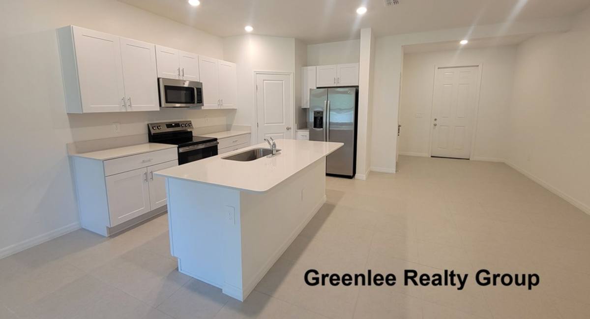 Townhouse for rent at 3328 Lapis Lake Dr, Zephyrhills, FL 33541