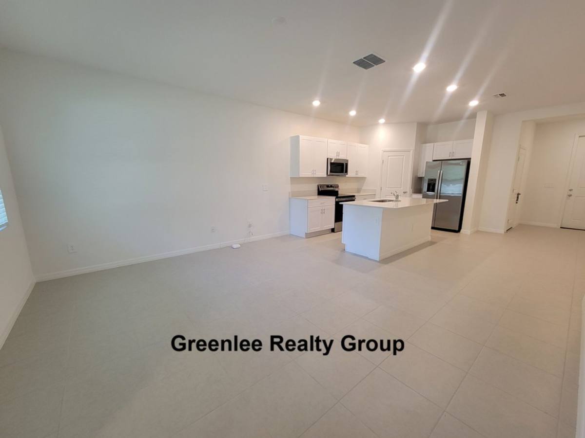 Townhouse for rent at 3328 Lapis Lake Dr, Zephyrhills, FL 33541