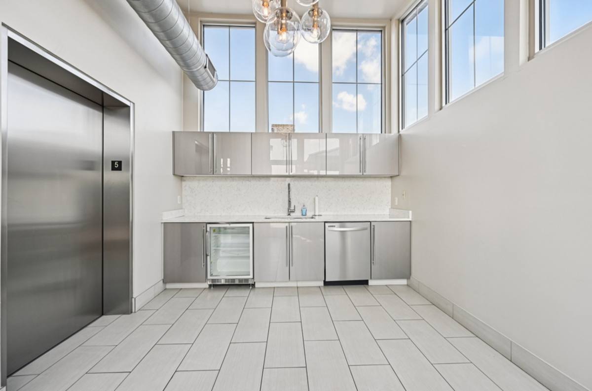 Apartment for rent at 789 Dennison, Columbus, OH 43215