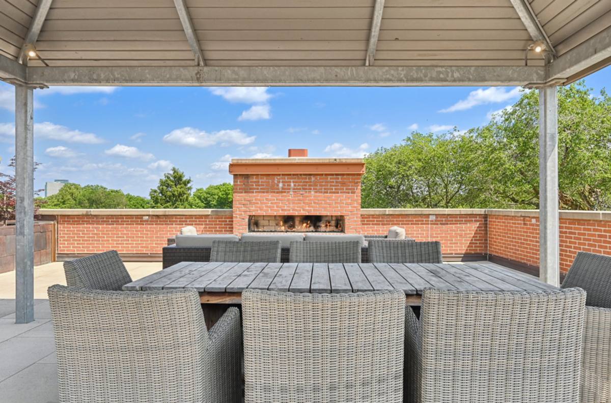 Apartment for rent at 789 Dennison, Columbus, OH 43215