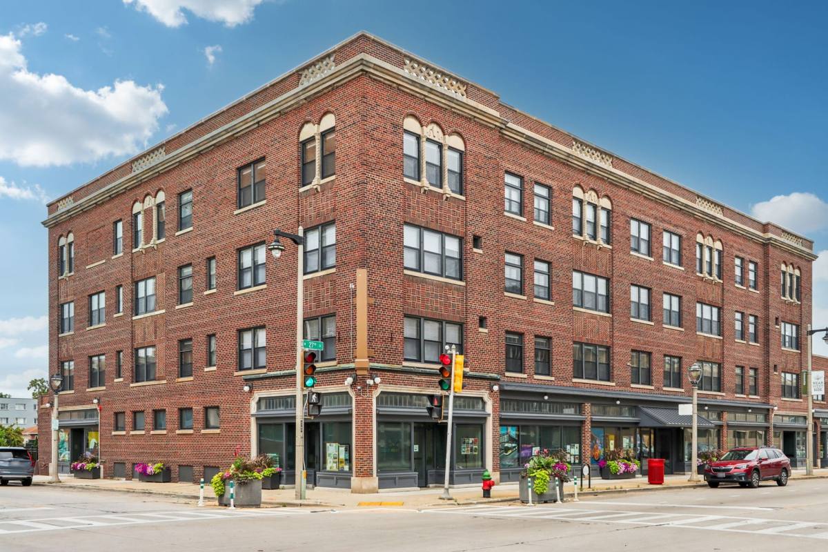 Apartment for rent at 809 N 27th, Milwaukee, WI 53208