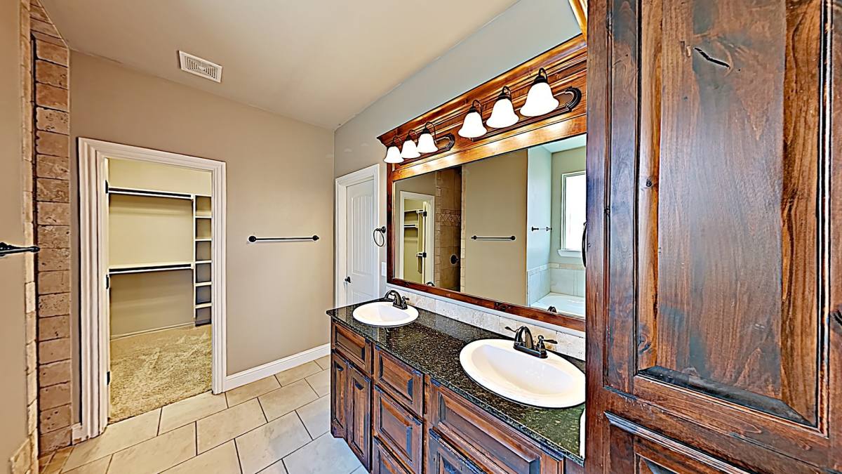House for rent at 2125 Turtle Creek Dr, Norman, OK 73071