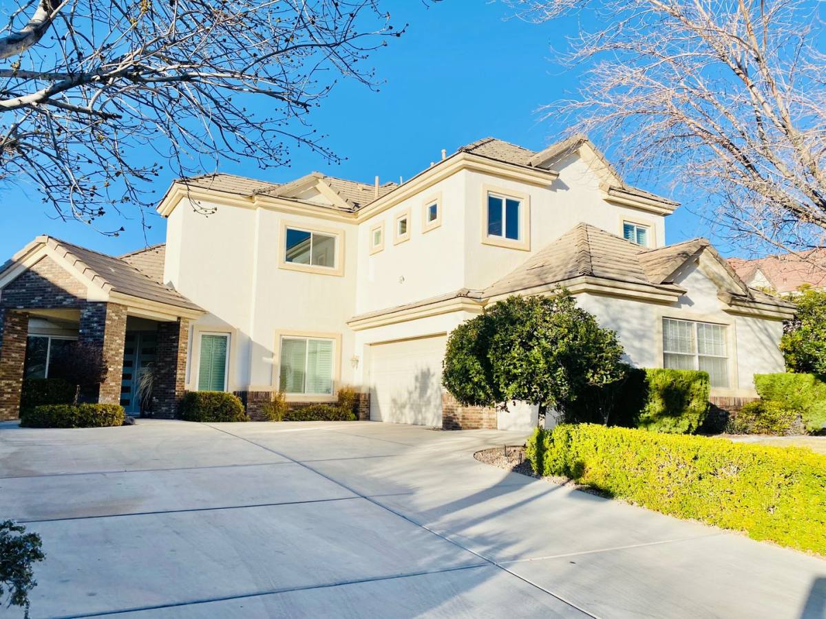 House for rent at 9800 Camden Hills Ave, Las Vegas, NV 89145