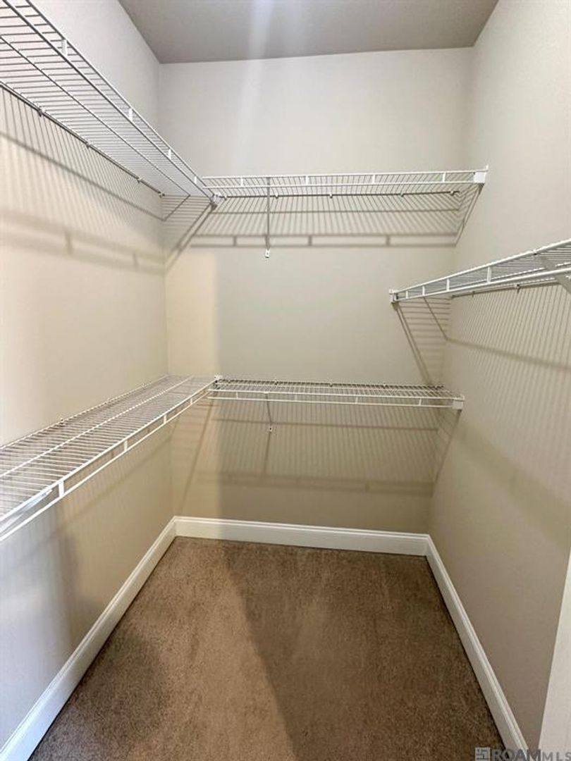 Apartment for rent at 900 Dean Lee Dr, Baton Rouge, LA 70820